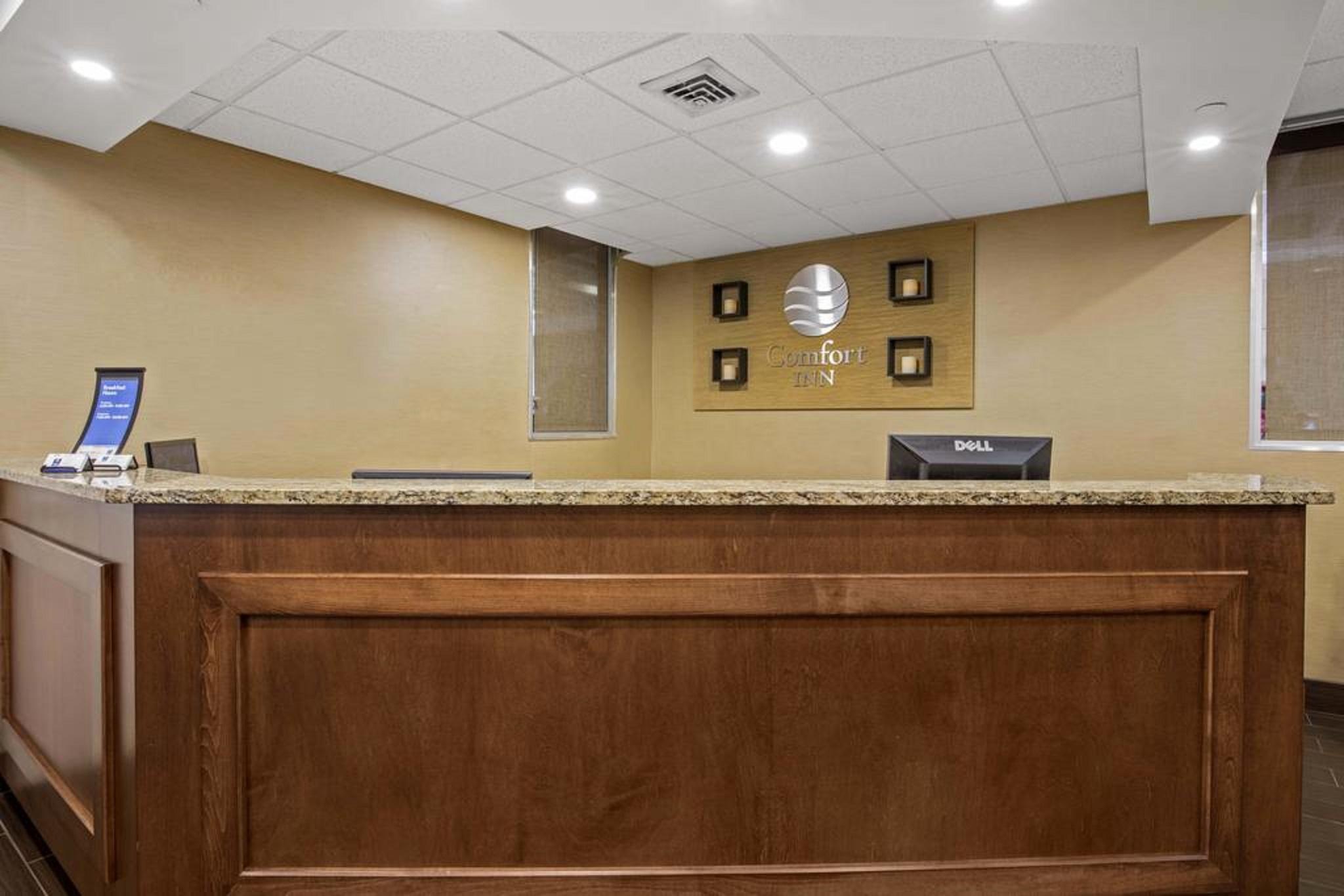 Comfort Inn Memphis Downtown Экстерьер фото