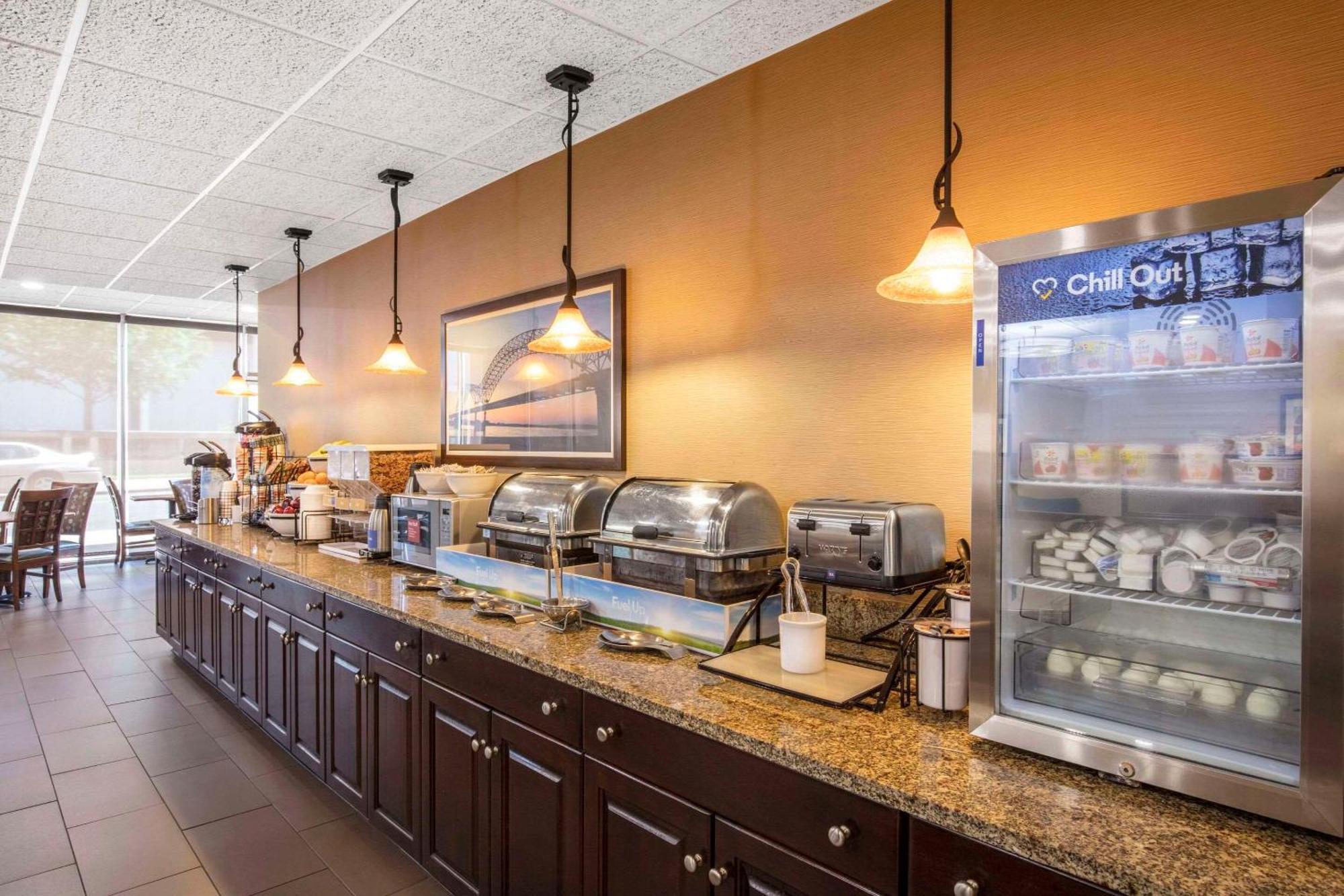 Comfort Inn Memphis Downtown Экстерьер фото