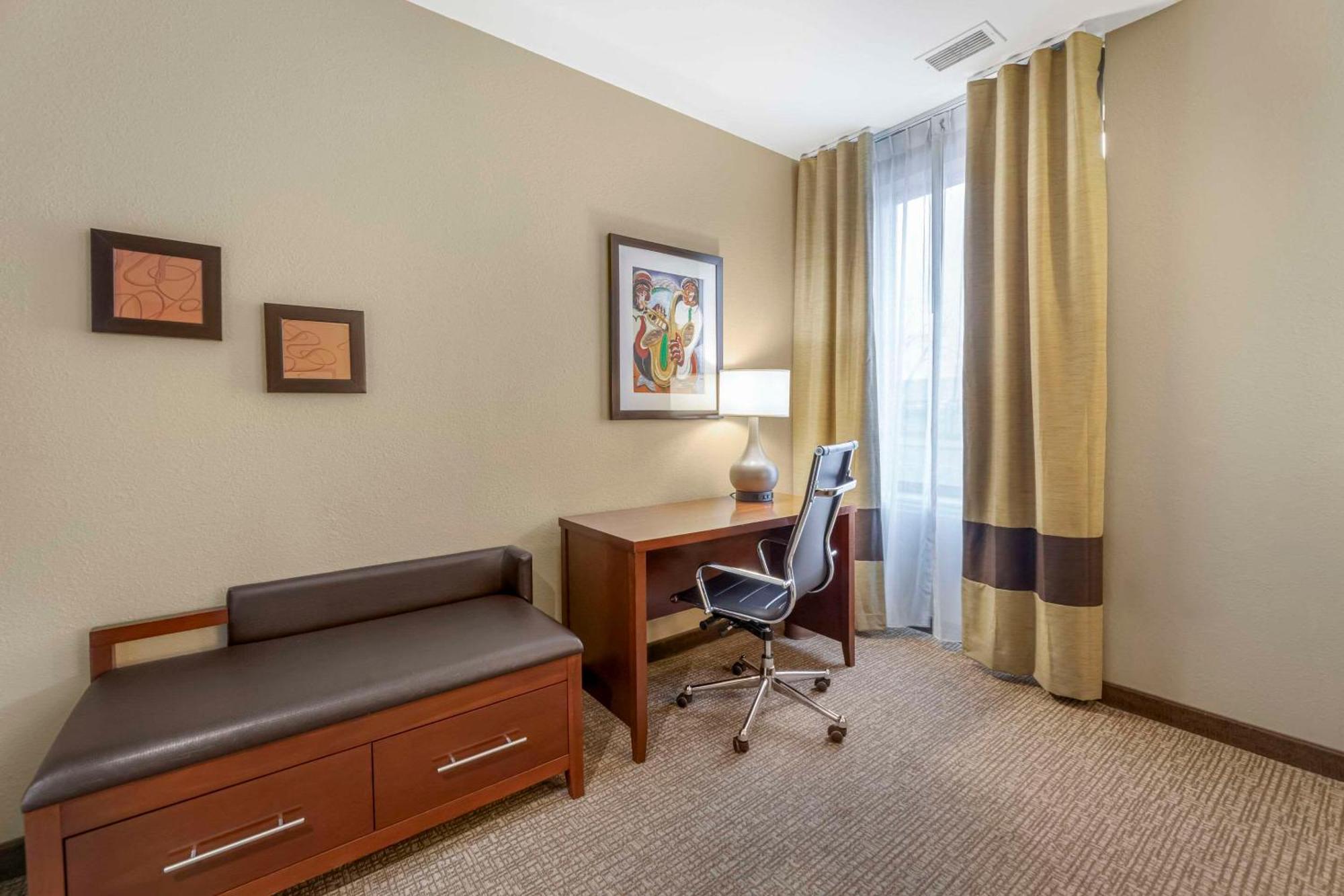 Comfort Inn Memphis Downtown Экстерьер фото
