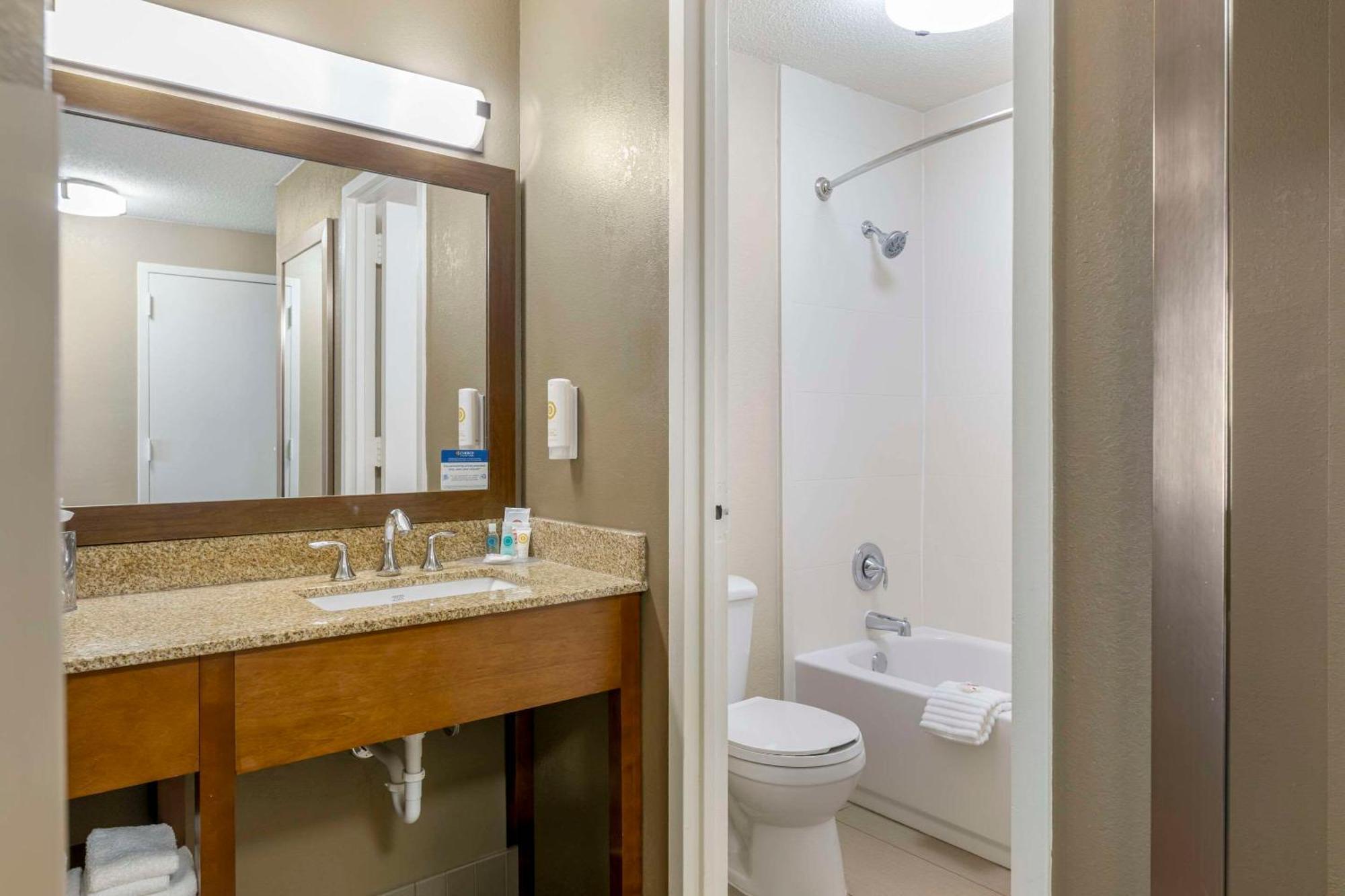 Comfort Inn Memphis Downtown Экстерьер фото