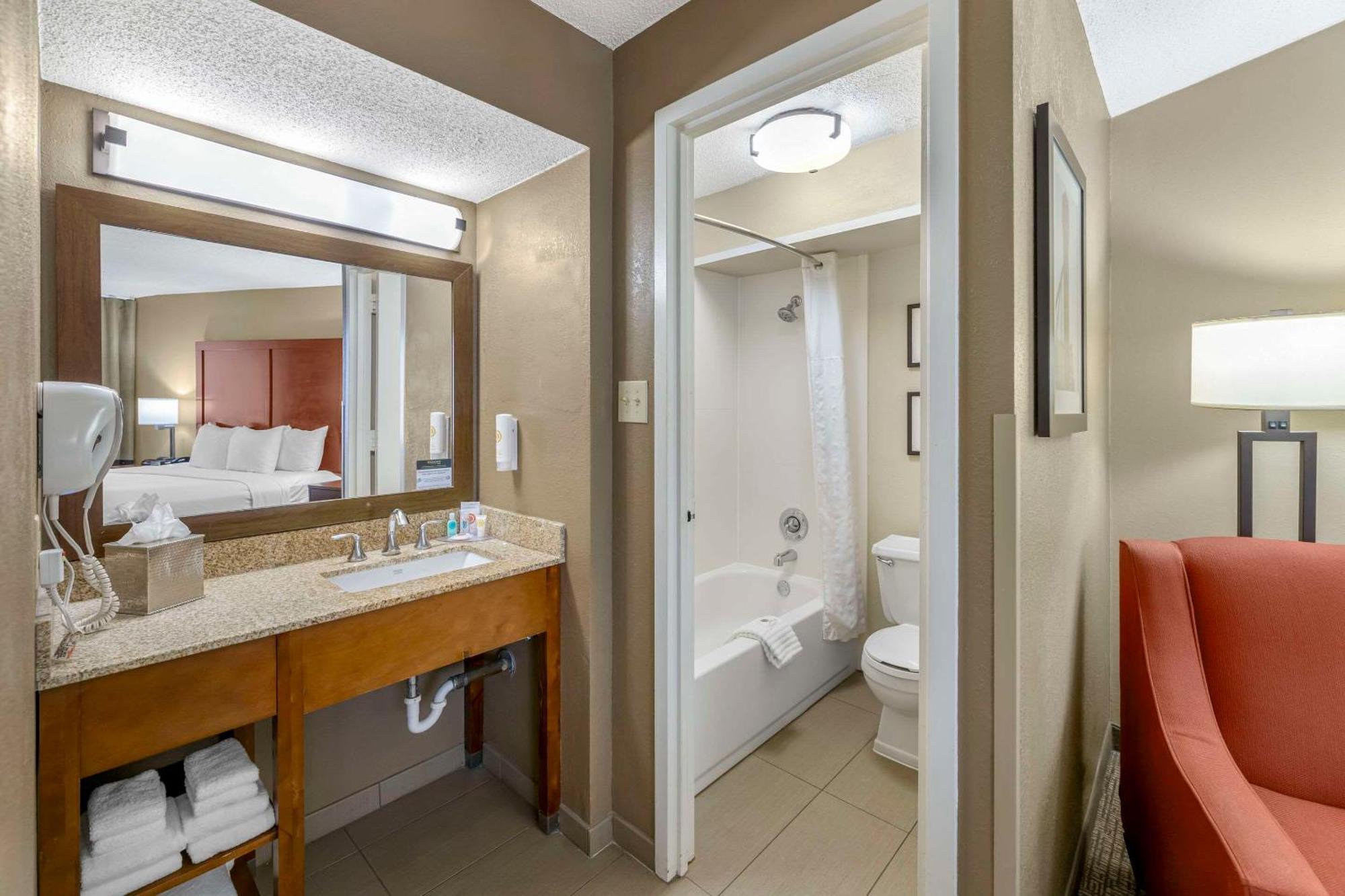 Comfort Inn Memphis Downtown Экстерьер фото