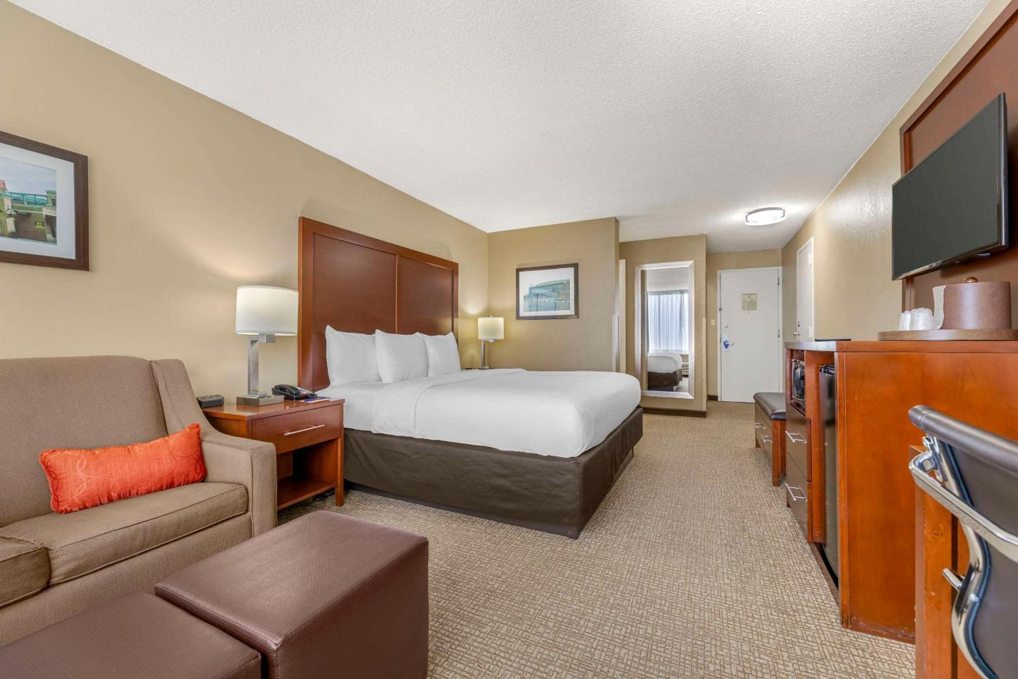 Comfort Inn Memphis Downtown Экстерьер фото