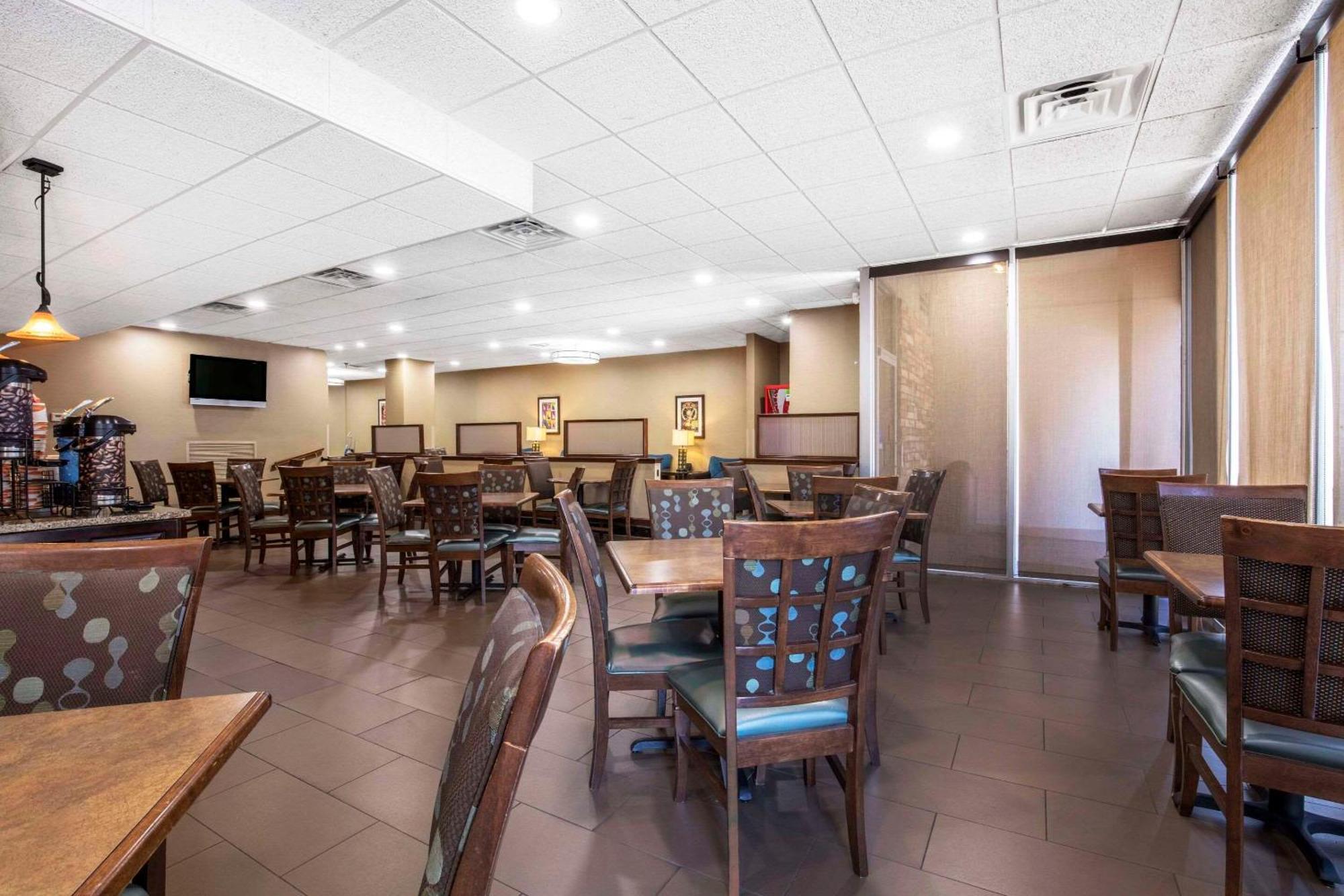 Comfort Inn Memphis Downtown Экстерьер фото
