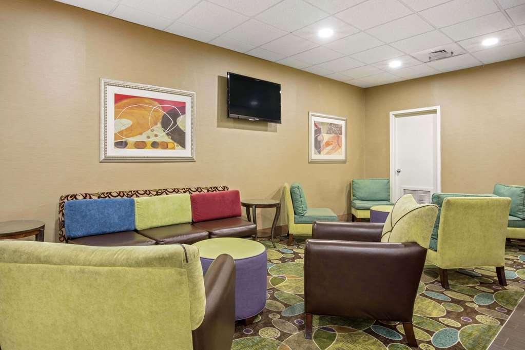 Comfort Inn Memphis Downtown Интерьер фото
